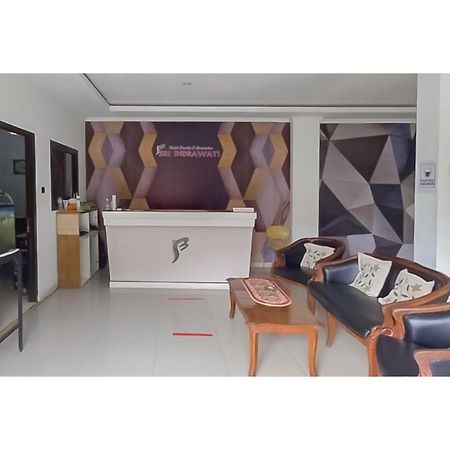 Hotel Sri Indrawati Puncak Mitra Reddoorz Богор Екстериор снимка