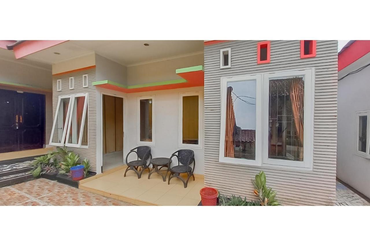 Hotel Sri Indrawati Puncak Mitra Reddoorz Богор Екстериор снимка